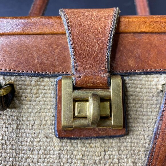 Vintage 60s Etienne Aigner French Leather & Woven Handbag w/ Turn-Lock Closure - Picture 9 of 15